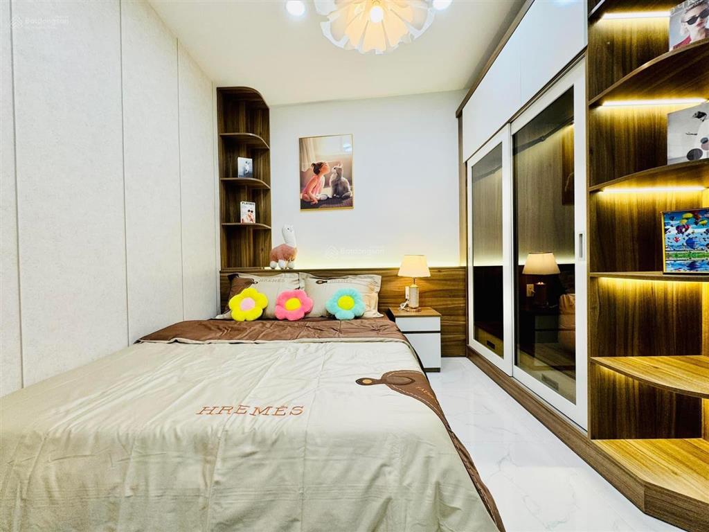 Nhà đang cho thuê 23tr tháng cần bán giá 3tỷ990/80m2 đường hàn thuyên thue đức. gần thcs bình thọ