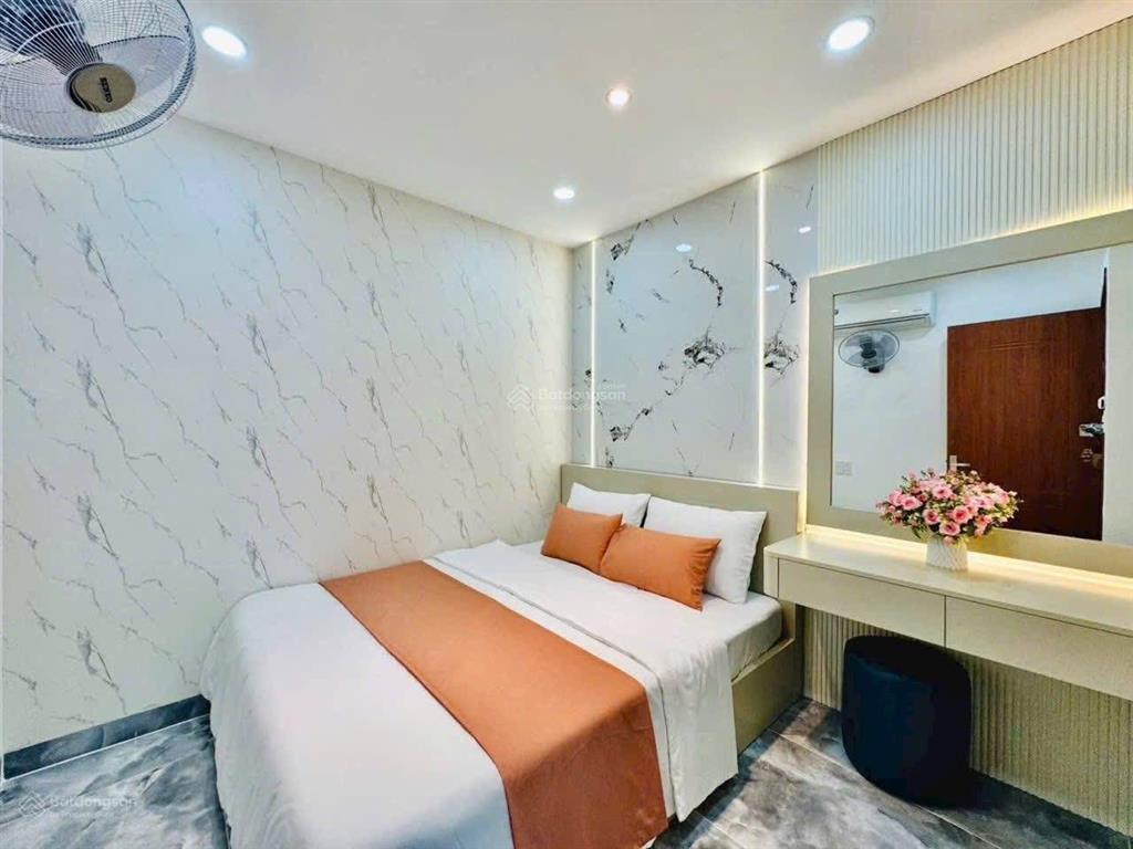 Chính chủ bán nhà vườn chuốiquận 3 giá 5tỷ010/71m2. gần chợ vườn chuối. cho thuê 25tr
