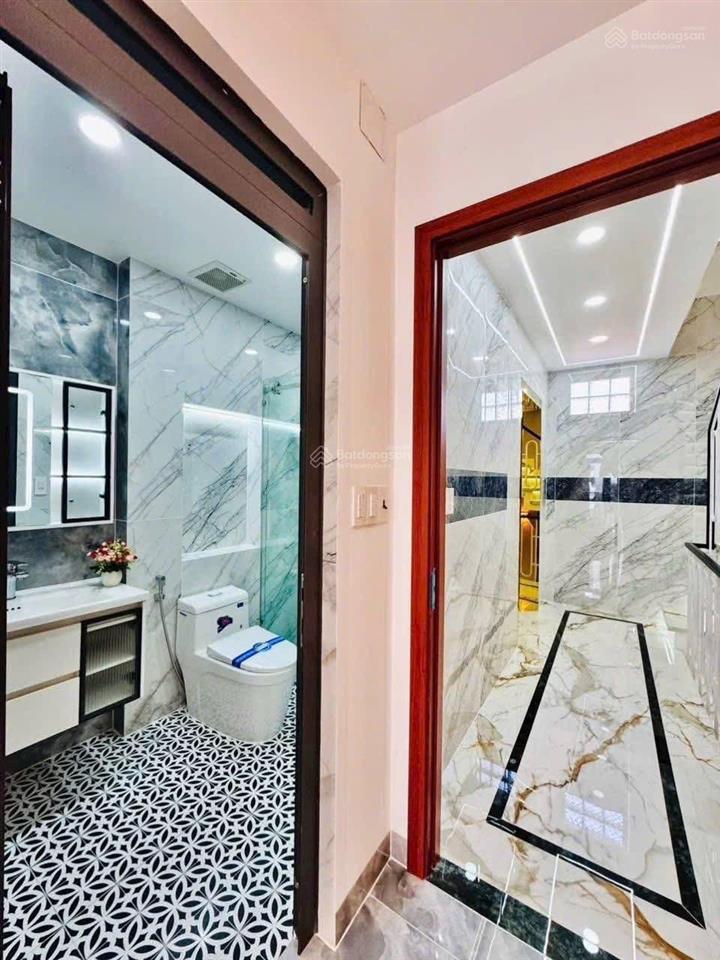 Chính chủ bán nhà vườn chuốiquận 3 giá 5tỷ010/71m2. gần chợ vườn chuối. cho thuê 25tr