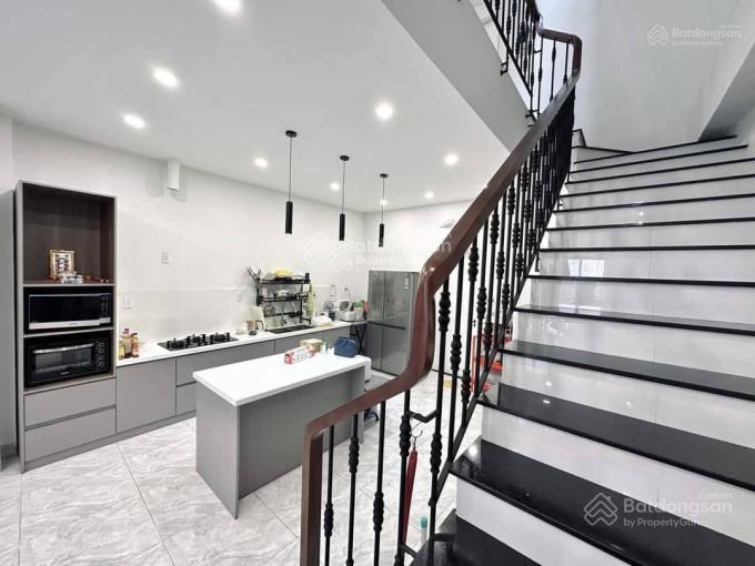 Cô hai bán nhanh yersin  quận 1 76,8m2. gần bệnh viện tai mũi họng sài gòn. cho thuê 30tr