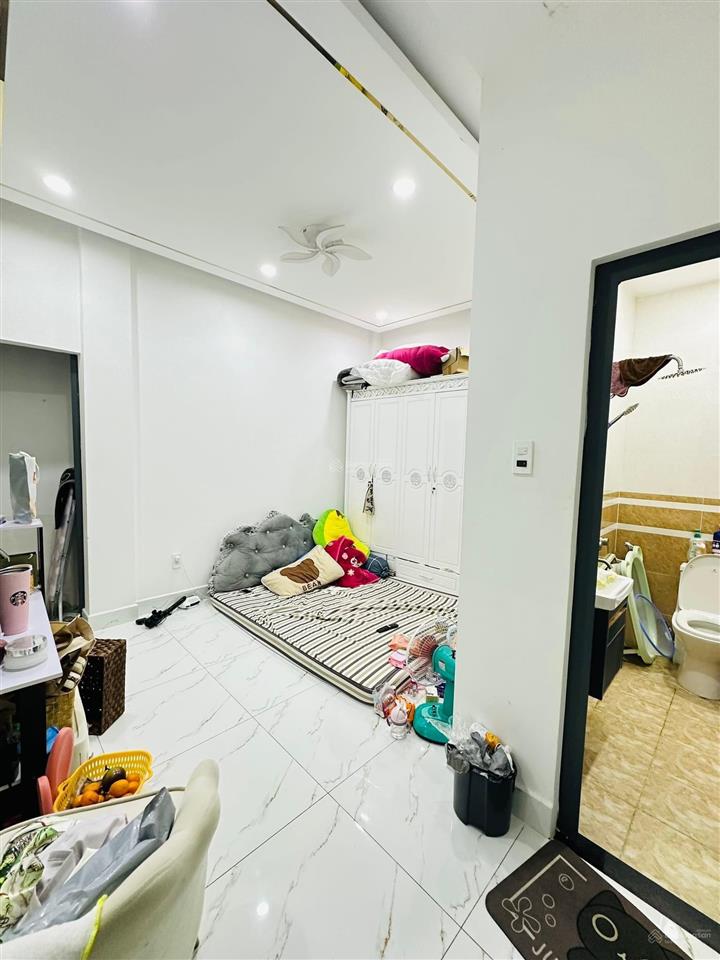 Hạ giá bán nhà kì đồng quận 3 giá 4tỷ090/83m2. cho thuê 20tr. gần tiều học kì đồng