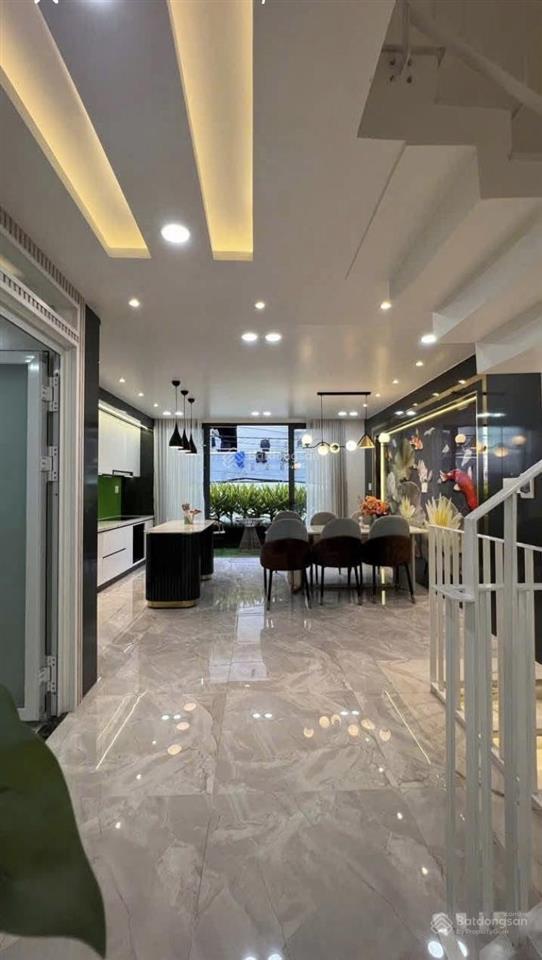 Cô chín bán nhà lê văn sỹ  quận 3 dt 78m2. gần đh sư phạm 2. cho thuê 26tr/th