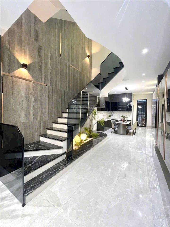 Cô chú bán nhà triệu quang phục  quận 5 giá 4tỳ9/72m². cho thuê được 25 triệu / tháng