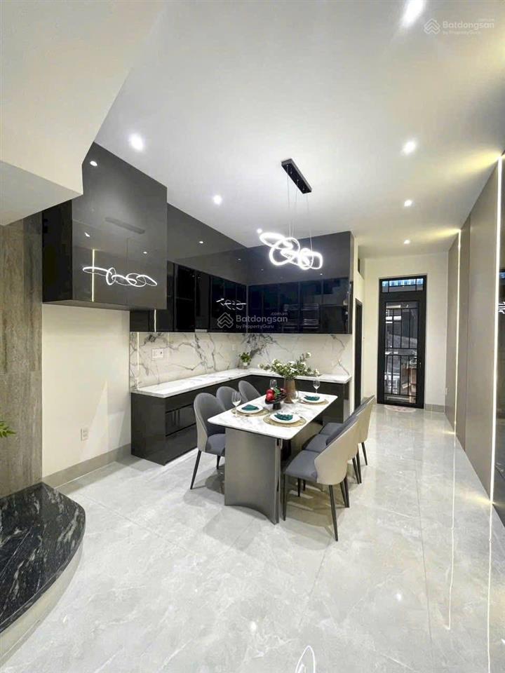 Cô chú bán nhà triệu quang phục  quận 5 giá 4tỳ9/72m². cho thuê được 25 triệu / tháng