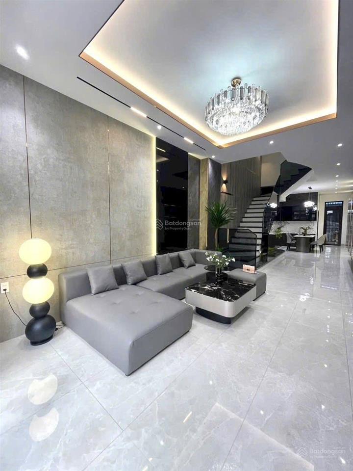 Cô chú bán nhà triệu quang phục  quận 5 giá 4tỳ9/72m². cho thuê được 25 triệu / tháng