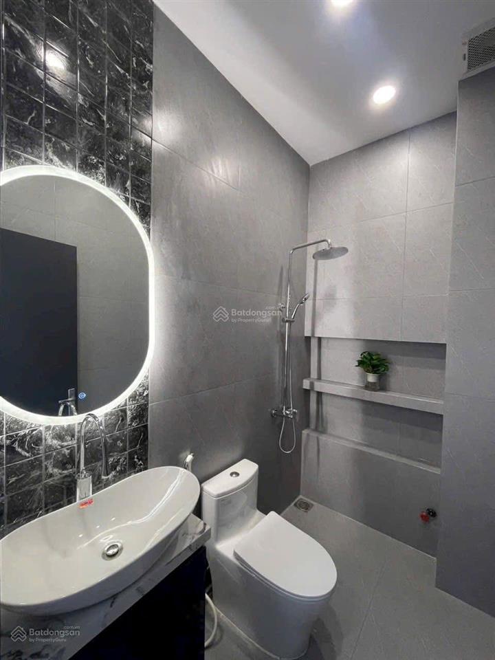Cô chú bán nhà triệu quang phục  quận 5 giá 4tỳ9/72m². cho thuê được 25 triệu / tháng