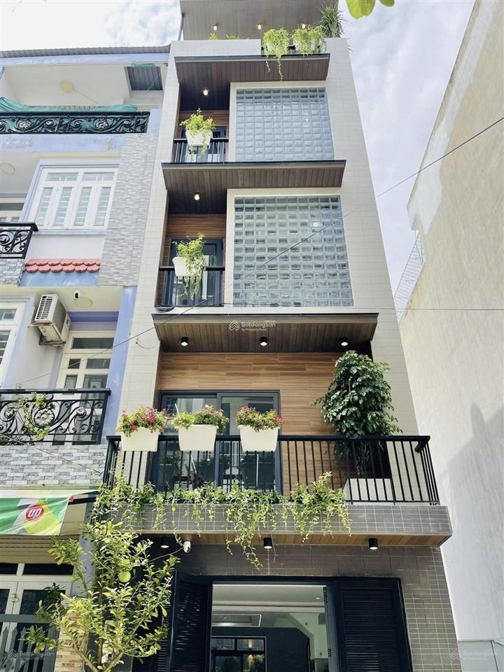 Cô năm cần bán nhà nguyễn thiện thuật  quận 3 63,5m2. cho thuê 30 triệu tháng
