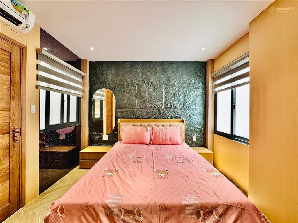 Bán nhà cao đạt  quận 5 giá 3tỷ670/73,8m2. giáp q1. cho thuê 23tr/tháng