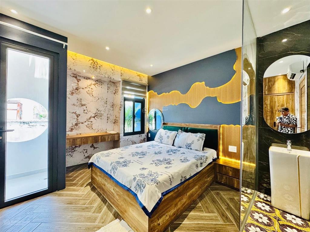 Bán nhà cao đạt  quận 5 giá 3tỷ670/73,8m2. giáp q1. cho thuê 23tr/tháng