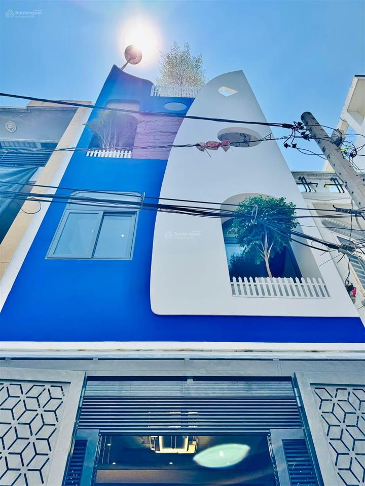 Bán nhà cao đạt  quận 5 giá 3tỷ670/73,8m2. giáp q1. cho thuê 23tr/tháng