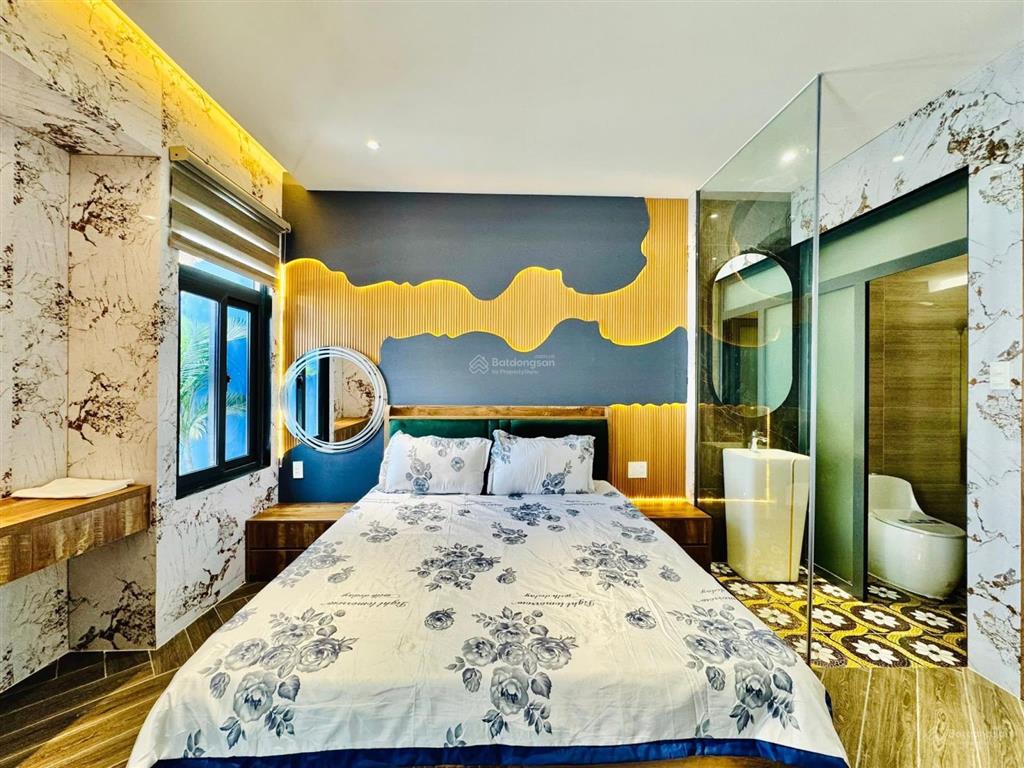 Bán nhà cao đạt  quận 5 giá 3tỷ670/73,8m2. giáp q1. cho thuê 23tr/tháng
