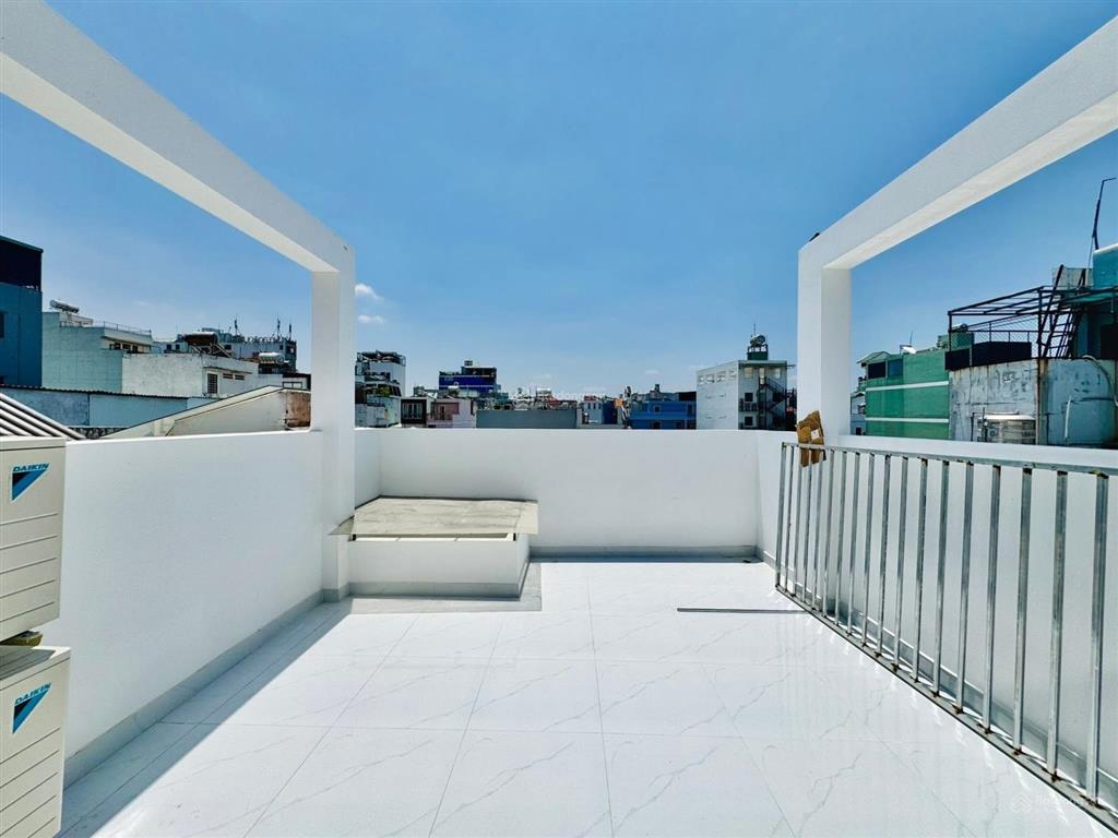 Bán nhà cao đạt  quận 5 giá 3tỷ670/73,8m2. giáp q1. cho thuê 23tr/tháng