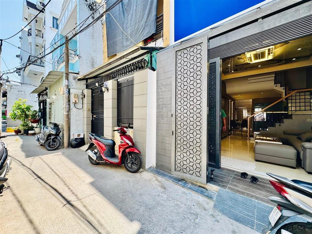 Bán nhà cao đạt  quận 5 giá 3tỷ670/73,8m2. giáp q1. cho thuê 23tr/tháng