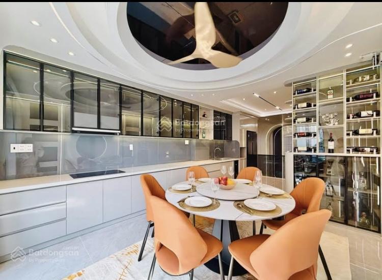 Bán nhà cao văn lầu, quận 6 giá 5 tỷ 030/81m2, nằm gần chợ bình tây. cho thuê 24 triệu/tháng