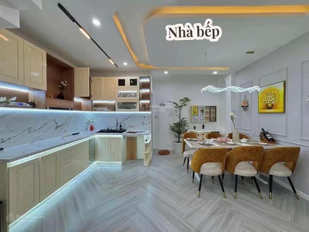 Bán nhà phan đăng lưu  bình thạnh giá 3tỷ9/70m2. gần chợ bà chiểu. cho thuê 21tr/tháng