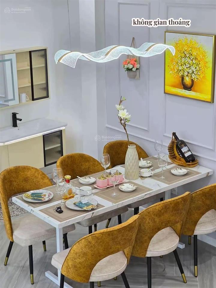 Bán nhà phan đăng lưu  bình thạnh giá 3tỷ9/70m2. gần chợ bà chiểu. cho thuê 21tr/tháng
