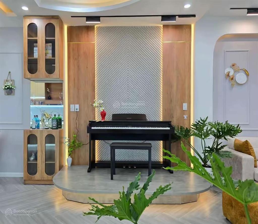 Bán nhà phan đăng lưu  bình thạnh giá 3tỷ9/70m2. gần chợ bà chiểu. cho thuê 21tr/tháng