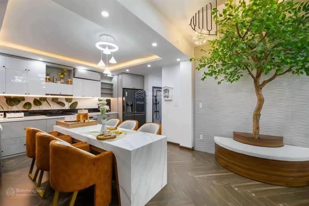 Bán nhà phan đăng lưu  bình thạnh giá 3tỷ9/70m2. gần chợ bà chiểu. cho thuê 21tr/tháng