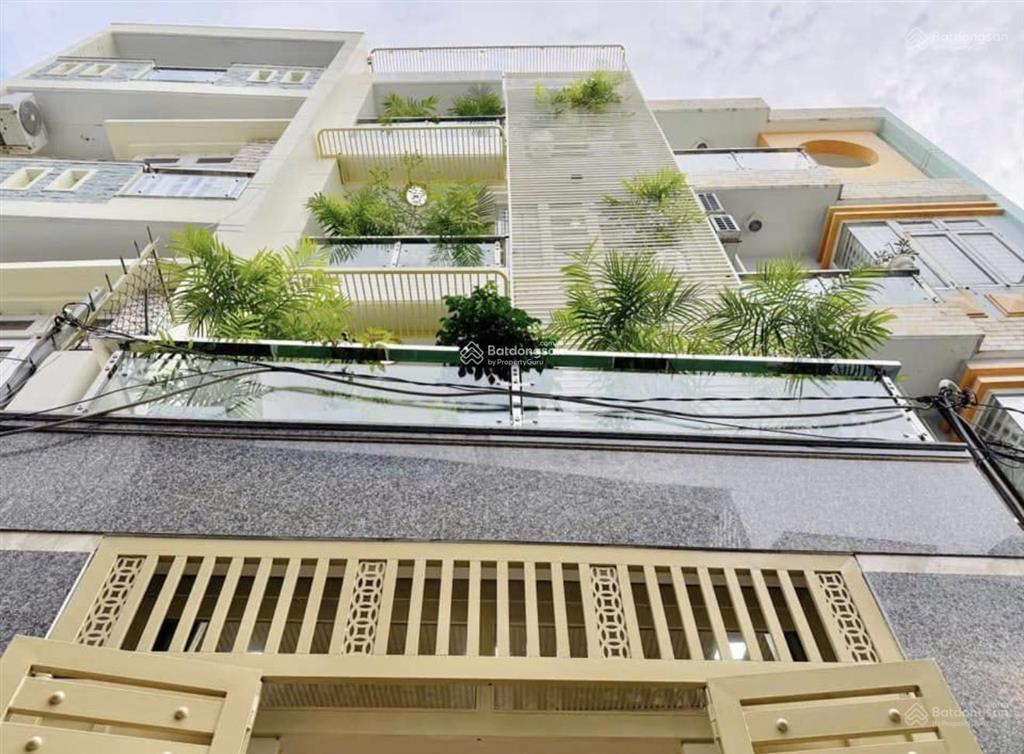 Bà năm cần bán gấp căn xóm chiếu  quận 4 dt 76m2. gần trường thpt nguyễn trãi