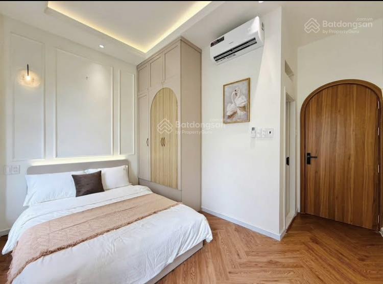 Cô hai bán nhà nguyễn hữu cầu  quận 1 75,2m2. nằm gần chợ tân định. cho thuê 26tr