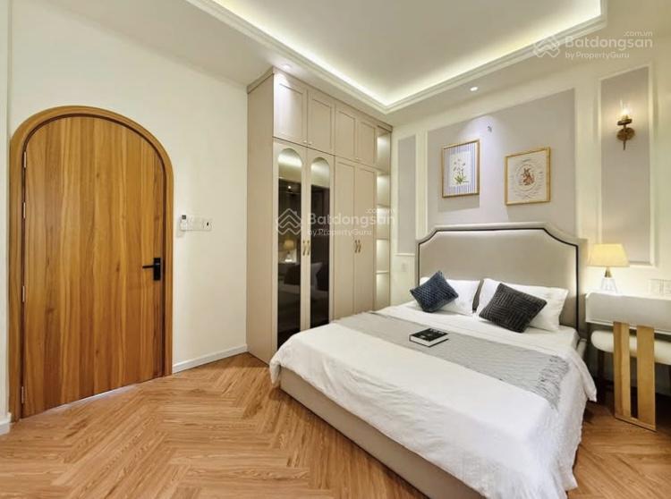 Cô hai bán nhà nguyễn hữu cầu  quận 1 75,2m2. nằm gần chợ tân định. cho thuê 26tr