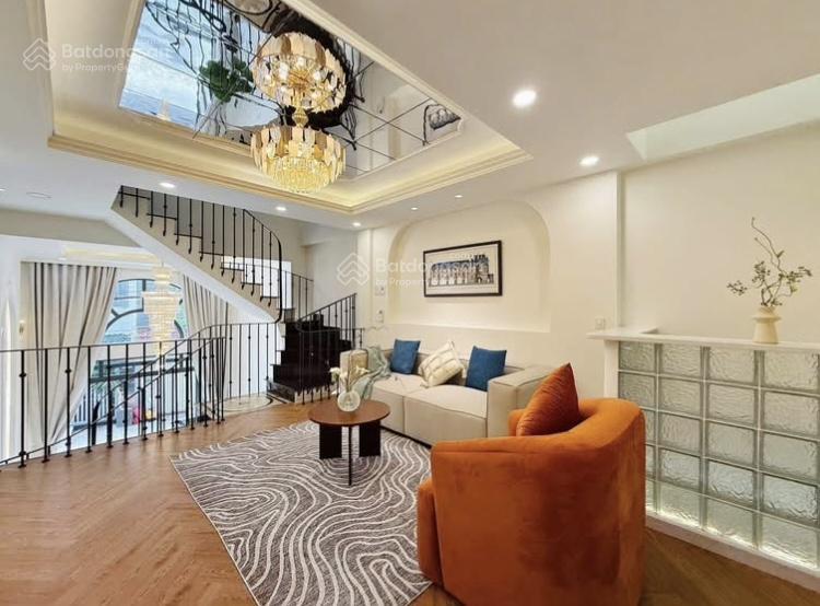 Cô hai bán nhà nguyễn hữu cầu  quận 1 75,2m2. nằm gần chợ tân định. cho thuê 26tr