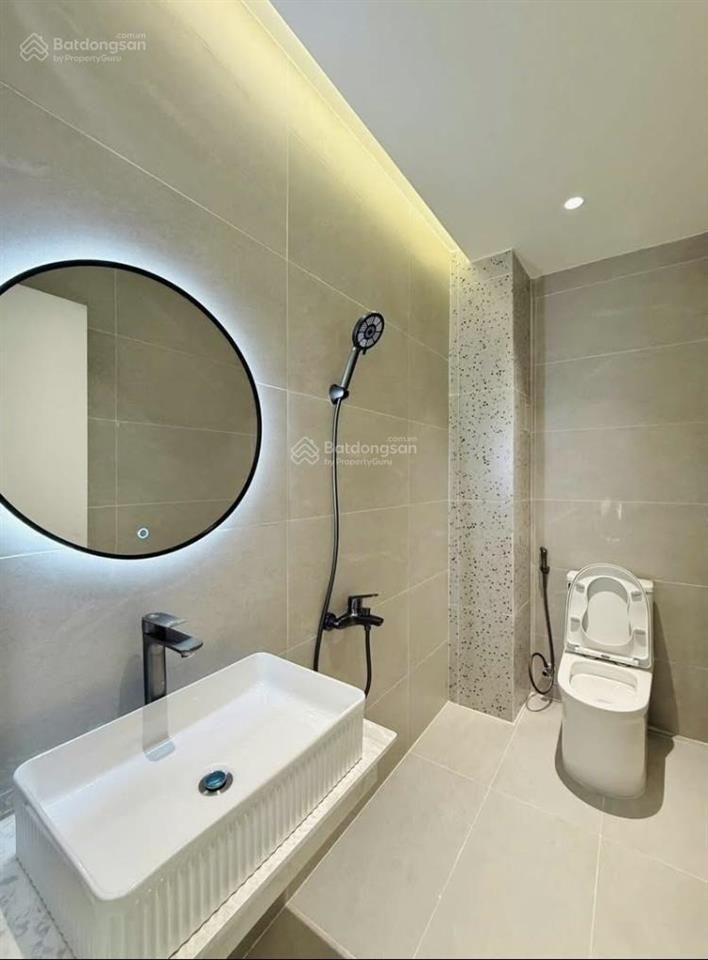 Cô hai bán nhà nguyễn hữu cầu  quận 1 75,2m2. nằm gần chợ tân định. cho thuê 26tr