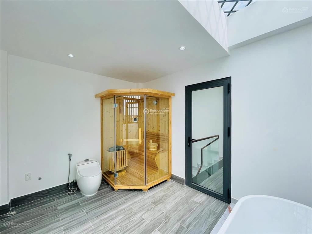 Cô năm cần bán nhà nguyễn thiện thuật  quận 3 63,5m2. cho thuê 30 triệu tháng