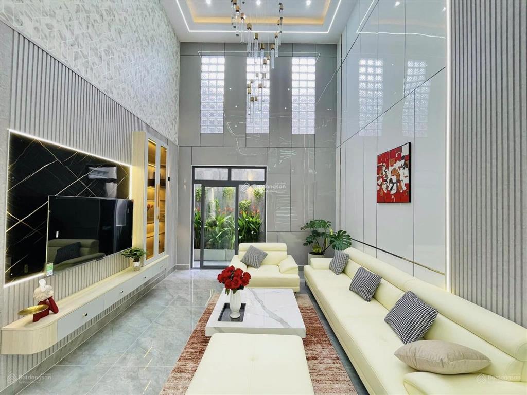 Cô năm cần bán nhà nguyễn thiện thuật  quận 3 63,5m2. cho thuê 30 triệu tháng
