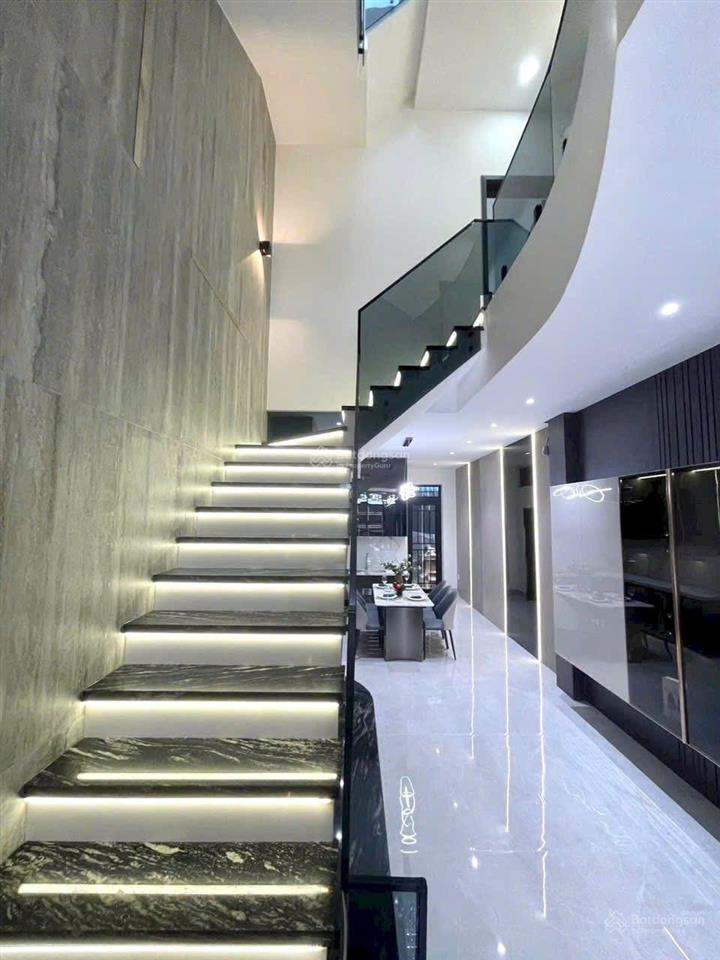 Cô chú bán nhà triệu quang phục  quận 5 dt 72m2. cho thuê được 25 triệu/tháng