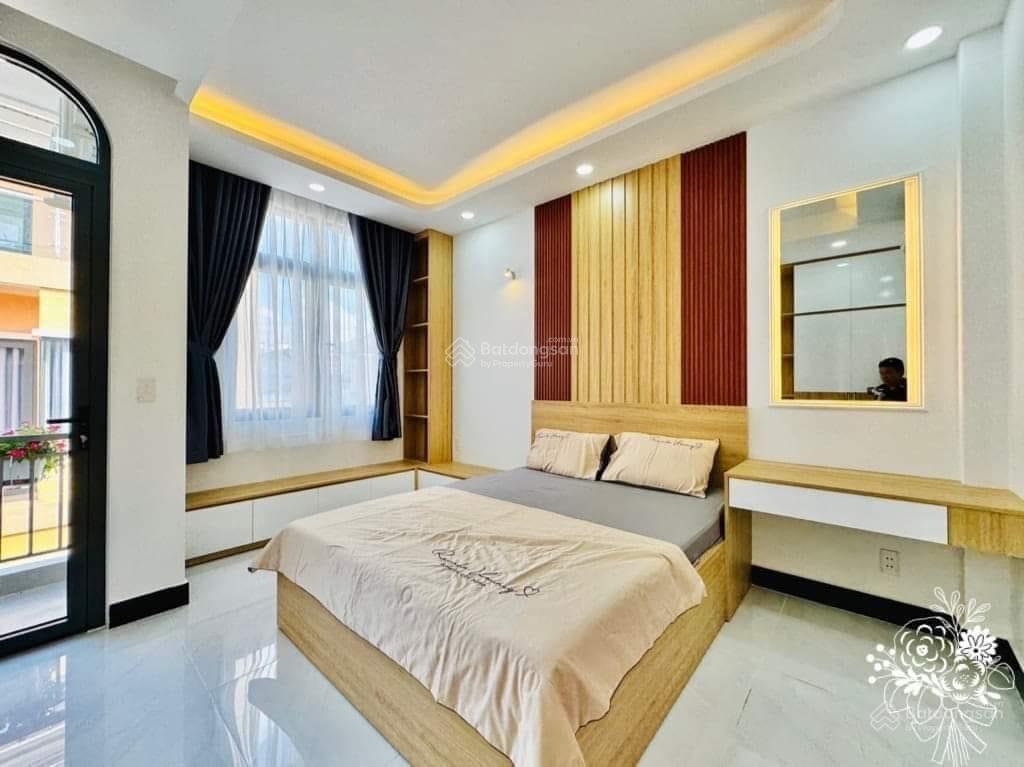 Kẹt tiền bán nhà nguyễn cảnh chân, quận 1 giá 5tỷ530/73,65m2. thông ra đường trần hưng đạo
