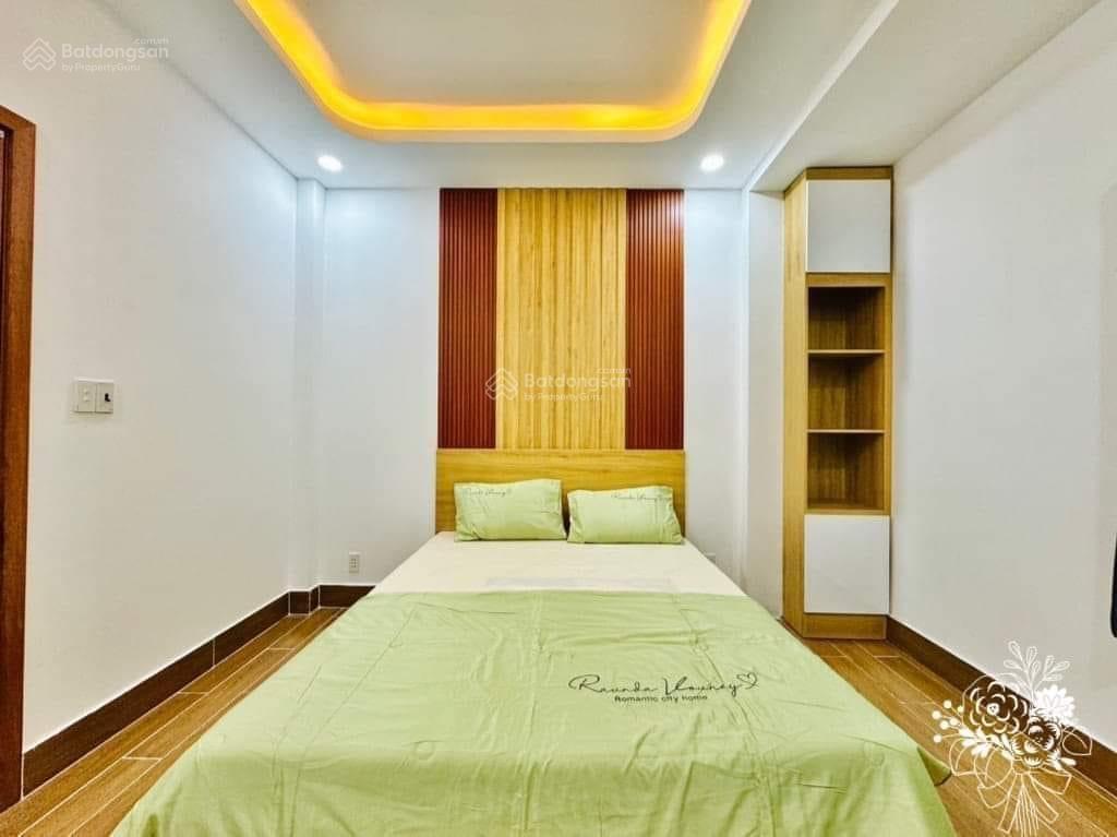 Kẹt tiền bán nhà nguyễn cảnh chân, quận 1 giá 5tỷ530/73,65m2. thông ra đường trần hưng đạo