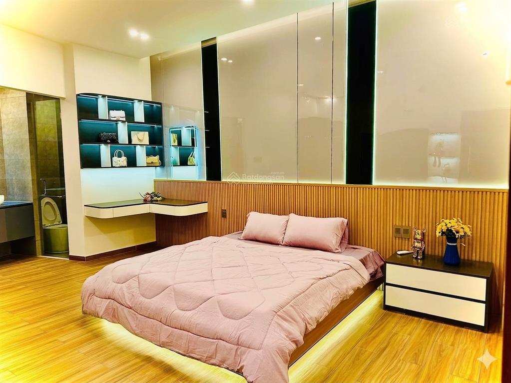 Cô năm cần bán gấp căn nhà nguyễn gia thiều  quận 3 72m2. cho thuê 28tr tháng