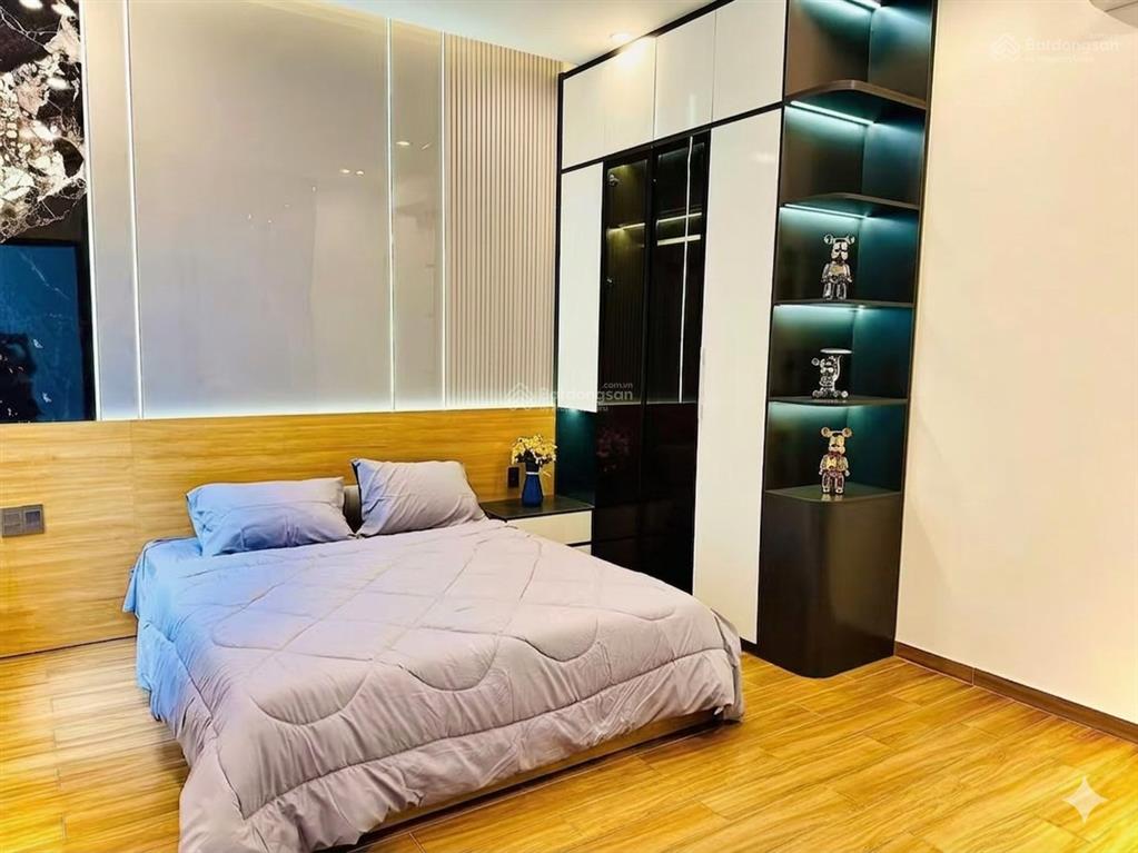 Cô năm cần bán gấp căn nhà nguyễn gia thiều  quận 3 72m2. cho thuê 28tr tháng