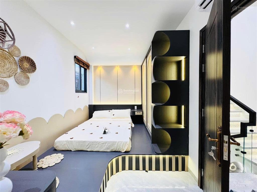 Bán nhanh căn bàn cờ giá 5ty6/72m2. gần chợ bàn cờ. đang cho thuê được 26 triệu/tháng