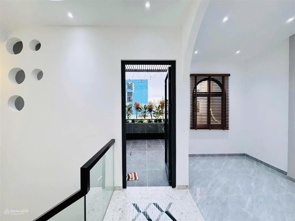 Bán nhanh căn bàn cờ giá 5ty6/72m2. gần chợ bàn cờ. đang cho thuê được 26 triệu/tháng