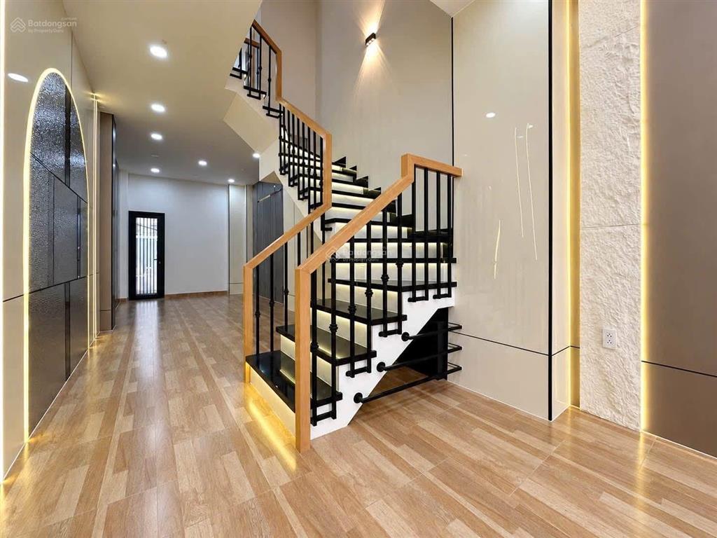 Gấp! bán nhà đỗ thị lời, quận 3, 59,7m2. nằm gần chợ hòa hưng. cho thuê 23tr tháng