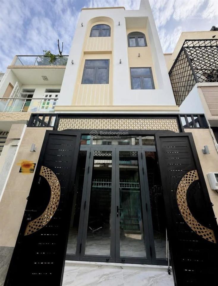 Cần tiền bán nhà đồng xoài  tân bình 67,5m2. nhà đẹp, để cho thuê 22tr. gần sân bay tsn