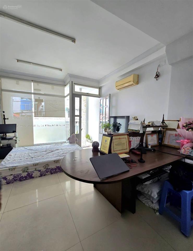 Chỉ một căn nhà cần bán đ. trần nhật duật  q1 giá 5tỷ120/73,6m2. nằm gần chợ tân định