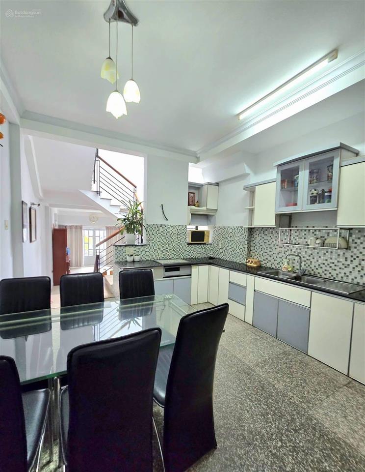 Chỉ một căn nhà cần bán đ. trần nhật duật  q1 giá 5tỷ120/73,6m2. nằm gần chợ tân định