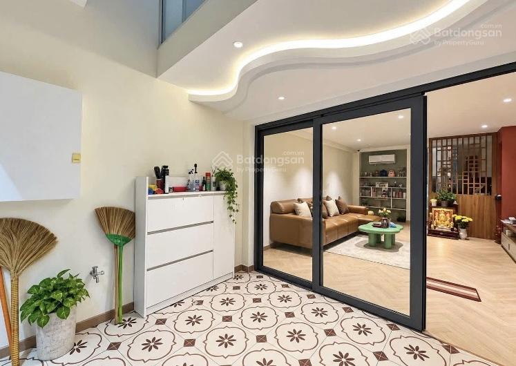 Không có nhu cầu ở, bán nhanh căn kí hoàq5 giá 3tỷ850/70m. cho thuê 24tr. gần bệnh viện hùng vương