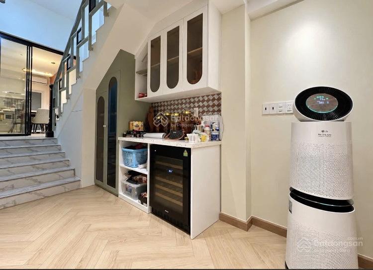 Không có nhu cầu ở, bán nhanh căn kí hoàq5 giá 3tỷ850/70m. cho thuê 24tr. gần bệnh viện hùng vương