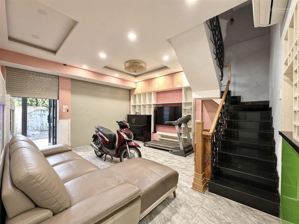 Nhà hoàng văn thụ  phú nhuận 52m2. cắt ngang với đ. chiến thắng. cho thuê 26tr tháng