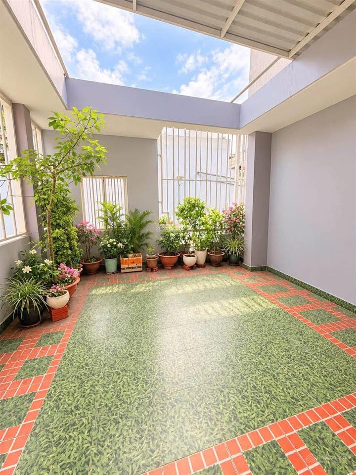 Bán nhanh căn hẻm xe hơi đ. nguyễn thị minh khai  q3 giá 4tỷ330/71,8m2. gần trường thcs kiến thiết