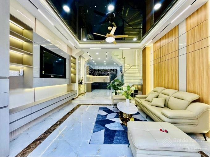Cô chú bán nhà lê lai  gò vấp giá 3tỷ990/81,1m2. gần sân bay quốc tế tân sơn nhất. cho thuê 17tr