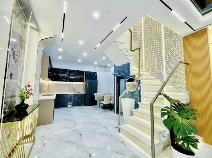 Cô chú bán nhà lê lai  gò vấp giá 3tỷ990/81,1m2. gần sân bay quốc tế tân sơn nhất. cho thuê 17tr