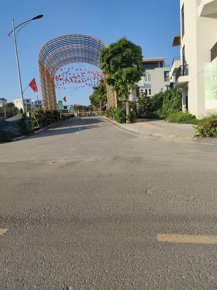 CHÍNH CHỦ BÁN GẤP LÔ ĐẤT CÓ DT: 338,8 m full  THỔ CƯ