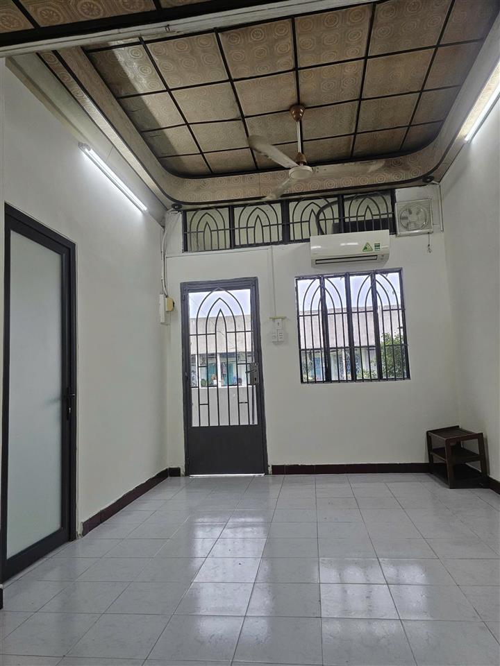 Cần bán căn hộ tại đường Trần Bình Trọng, Quận 5, TP. Hồ Chí Minh.