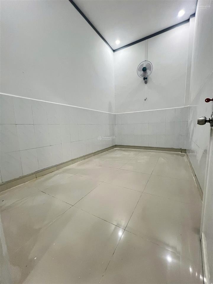 Bán nhà sổ riêng ~ 59m2 cạnh UBND Tân Đông Hiệp