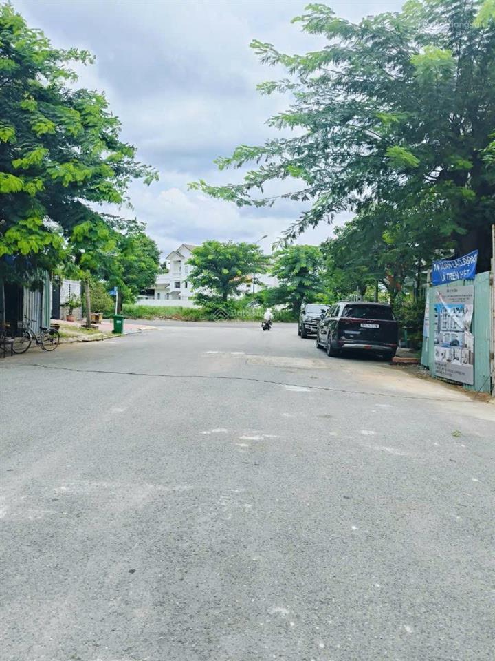 Nhà 1 trệt 2 lầu sân thượng  100m2  5 pn  đường nhựa 12m  sổ riêng  bình chánh  chỉ 9.99 tỷ